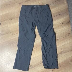 Mountain Hardwear Women's‎ Zip-Off Hiking Pants. Gray. Size 10. GUC!